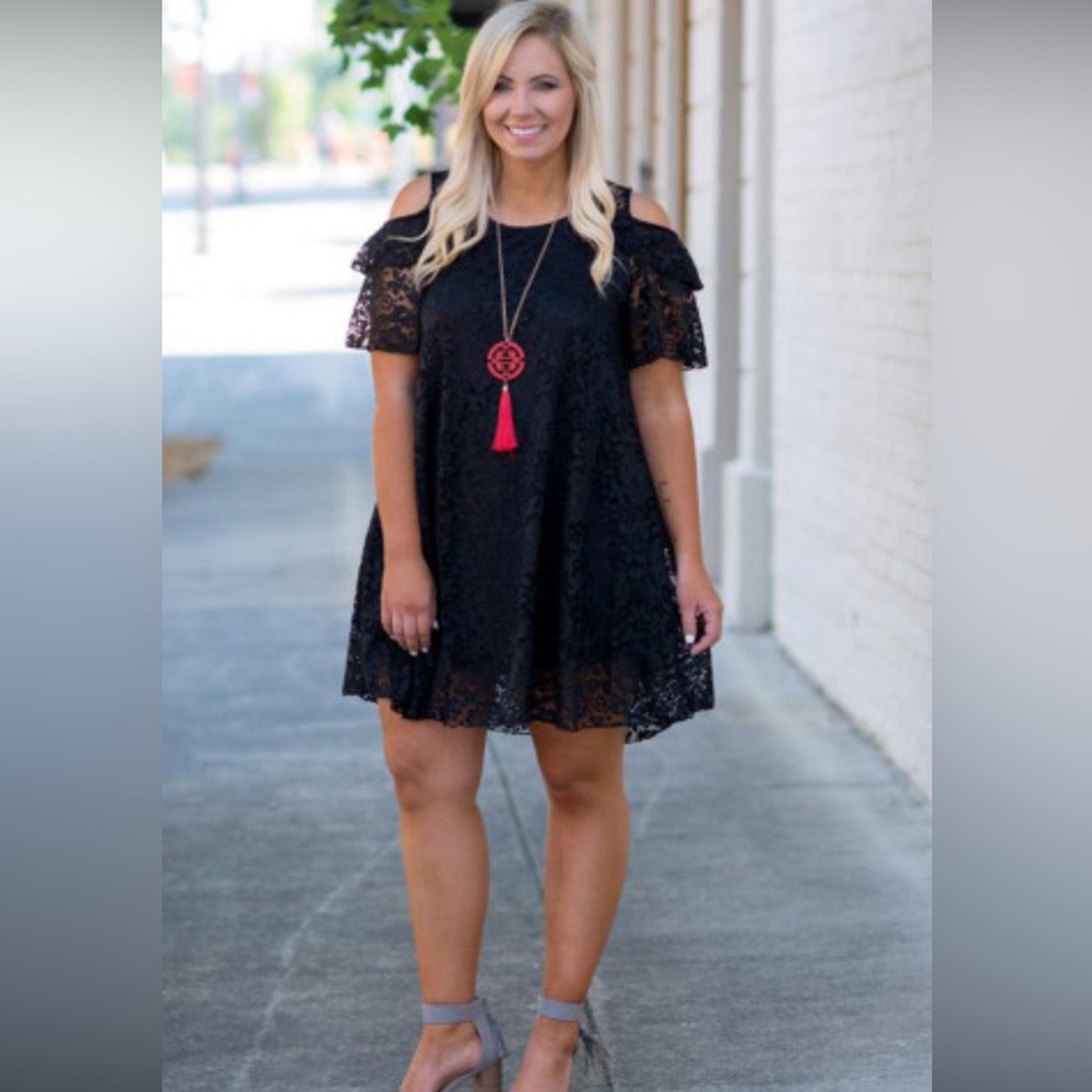 Black Lace Cold Shoulder Plus Size Dress